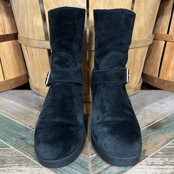 UGG Gissella Black Suede Shearling Lined Wedge Mid Calf Ankle Boot Womens Size 9 - Picture 4 of 12
